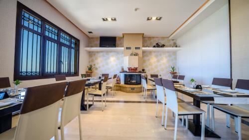 Forest Park Hotel - image 4