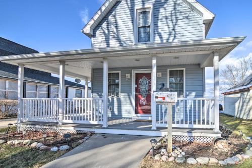 Downtown Boyne City Home, Walk to Lake Charlevoix! in Boyne City, Vereinigte Staaten von Amerika