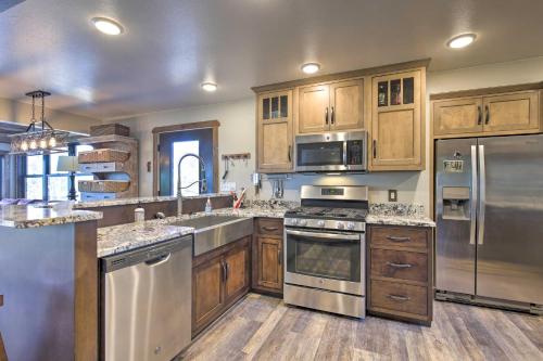 Inviting Irma Cottage with Silver Lake Access! in Tomahawk, USA