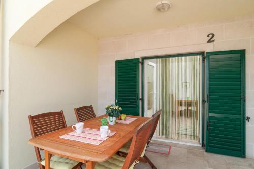 Apartments Lovorka - image 2