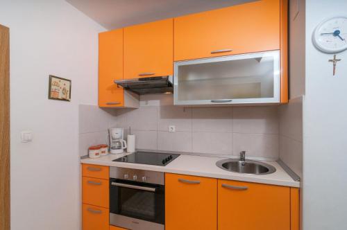 Apartments Lovorka - image 8