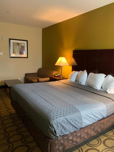 Rodeway Inn & Suites