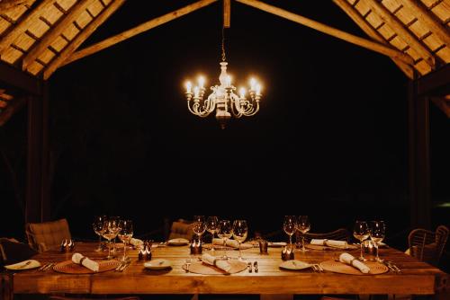 Restaurant, Shumbalala Game Lodge in Thornybush Game Reserve