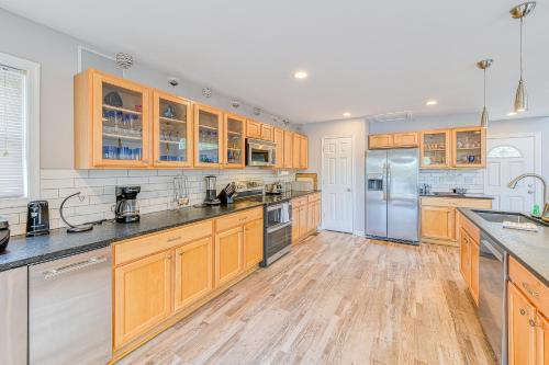 Hideaway Cove in Glenora, USA
