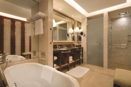 Valley Wing Deluxe Grand King image 6