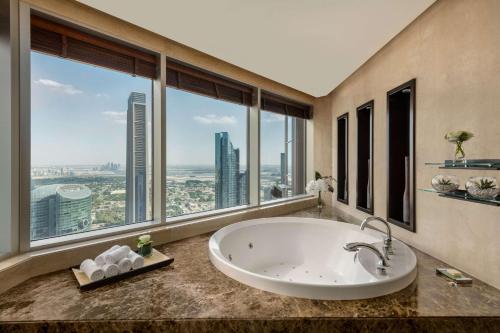Bathroom, Shangri-La Dubai in Sheikh Zayed Road