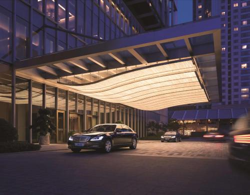 Jing An Shangri-La, West Shanghai