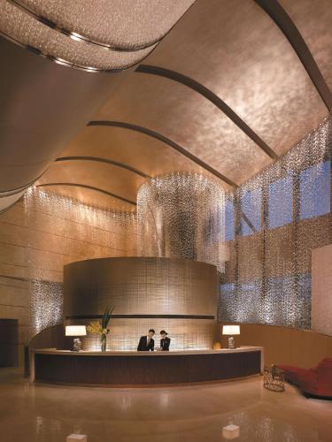 Jing An Shangri-La, West Shanghai
