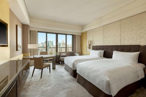 2 twin beds