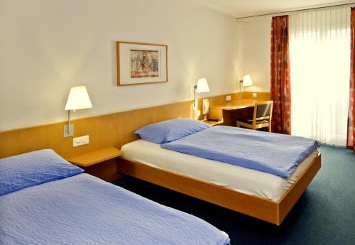 Good Night Inn - image 12