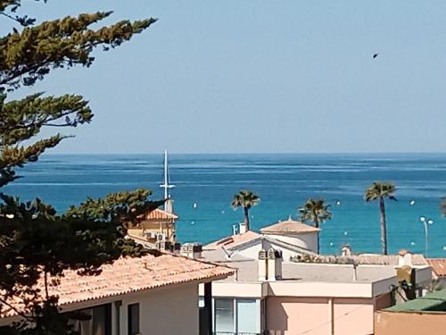 T2 Terrasse vue mer - Location saisonnière - Six-Fours-les-Plages