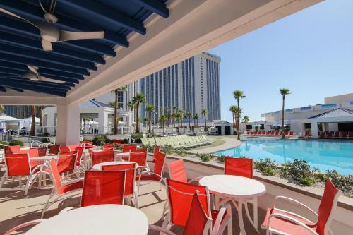 Las Vegas Accommodations & Rooms, Westgate Las Vegas Resort & Casino