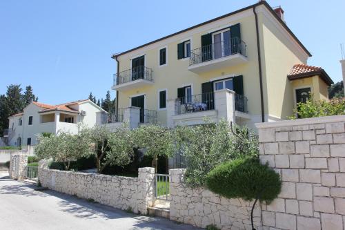  Apartments Villa Muškat, Pension in Supetar