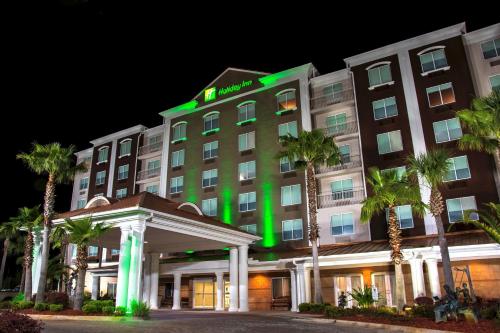 Holiday Inn Hotel & Suites Lake City