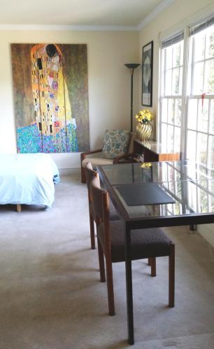 Free Parking on a Private St., Minutes to Georgetown, MedStar Hospital, Georgetown University and more thumb 2