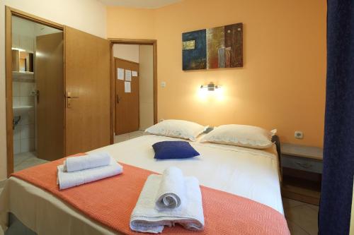 La Familia Apartments - image 8