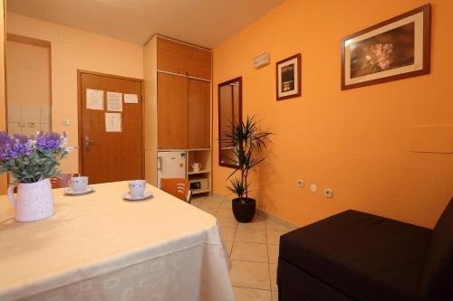 La Familia Apartments - image 13