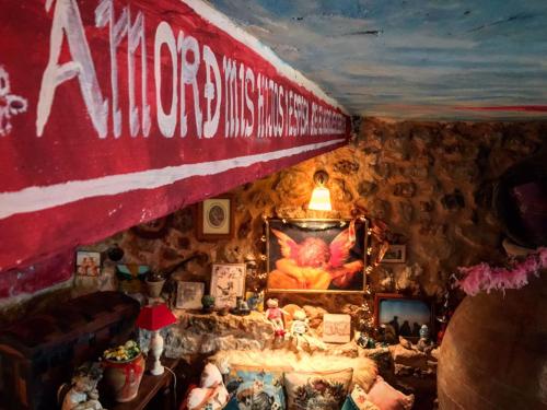 Room in Guest room - Romantic getaway to Valeria - image 12