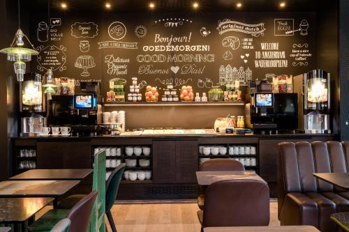 Motel One Amsterdam-Waterlooplein - image 5