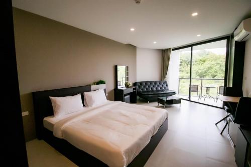 Escape Condominiums Beachfront Suites - Mae Phim