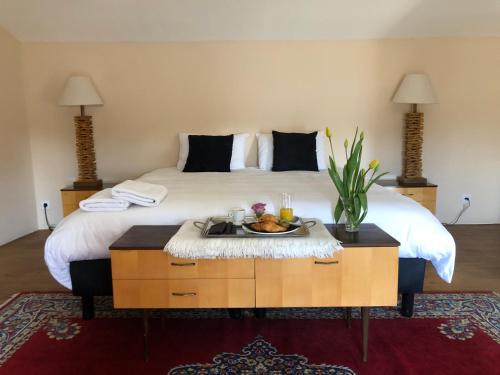 1 queen bed