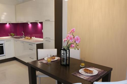 مطبخ, Vello Apartments in بيالا