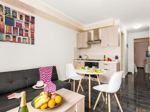B1 sofia apartment close services and sea!!wifi!