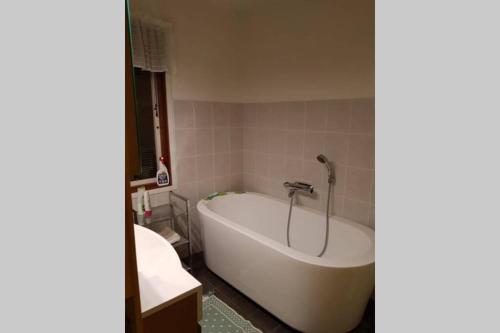 Hus Turistgatan 45 Älvsbyn (Hus Turistgatan 45 Alvsbyn) in ลูเลโอ