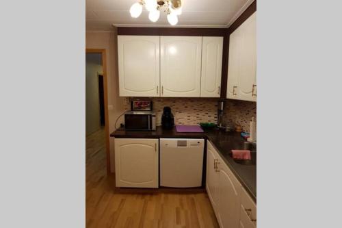 Hus Turistgatan 45 Älvsbyn (Hus Turistgatan 45 Alvsbyn) in ลูเลโอ