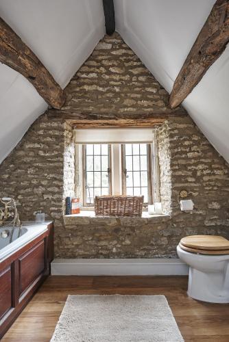 Luxury Cotswolds Cottage optional Hot Tub, Castle Combe