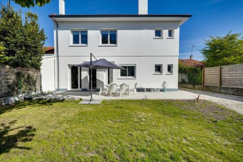 Lovely family house with garden gîte à louer Golf Bordeaux Lac