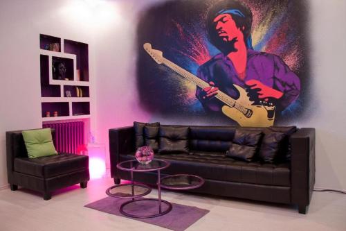 Pop Art Hostel - image 7