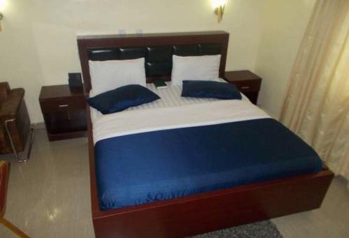Dublina Hotels - Guest Room in Asaba