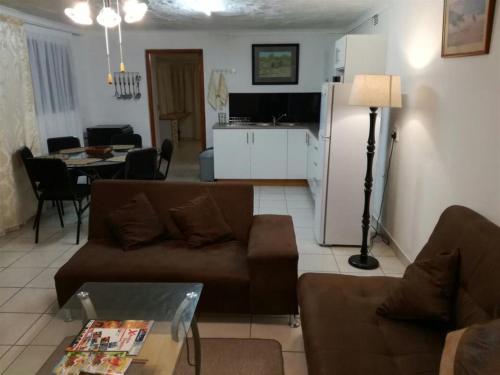 Trafalgar Chalets Unit 2