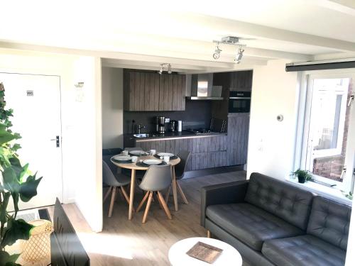 Kitchen, Ferienhaus Genießen am Meer mit Wellnesszugang in Egmond aan Zee