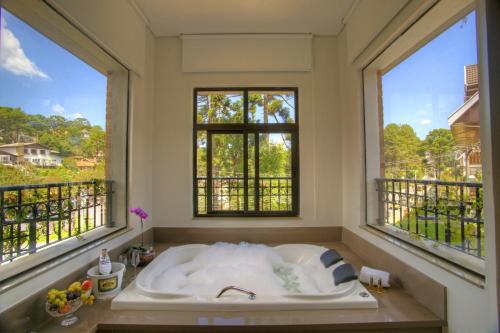 Premium Double or Twin Room image 4