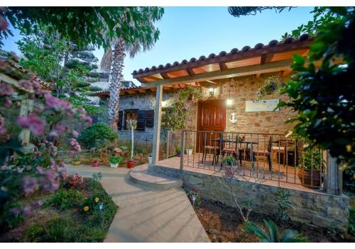  Anthis Cottage, Unterkunft in Agia Pelagia