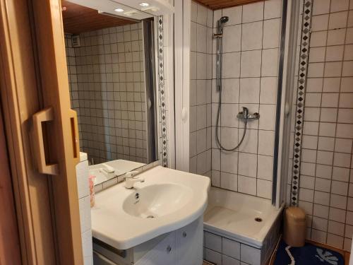 Moritz - Ferienhaus ostlich der Dorfstraße in Grieben Insel Hiddensee