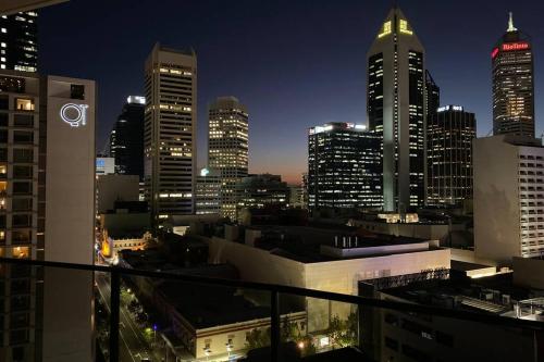CITY VIEWS SO CENTRAL NETFLIX WINE PARKING WIFI