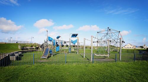 The Beaches Hotel - image 5