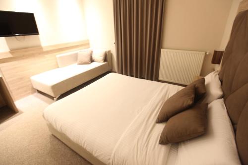 Hotel Alpin Llogara - image 4