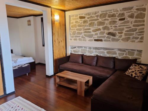Trifon Zarezan Family Hotel in Glavatartsi