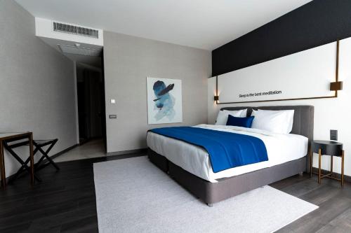 2 twin beds