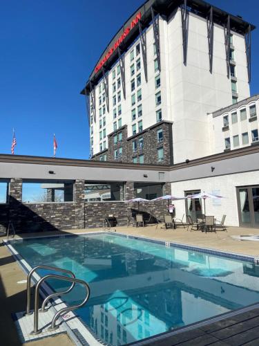 Carriage House Hotel and Conference Centre - Calgary