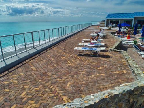 Jupiter Reef Club Resort