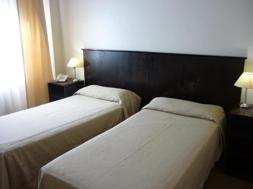 太陽門酒店 (Hotel Puerta del Sol) in 門多薩市中心