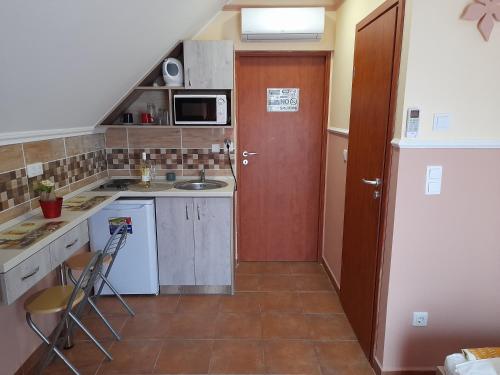 キッチン, Andrea Apartman in ハイデゥソボスロー