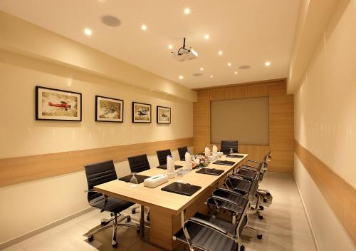 Crystal Plaza Luxury Business Hotel – Ernakulam, NE