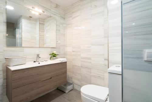 Soho Premium 3 bedrooms apartment - image 11