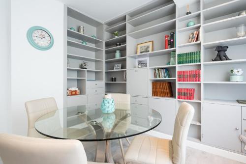 Soho Premium 3 bedrooms apartment - image 8